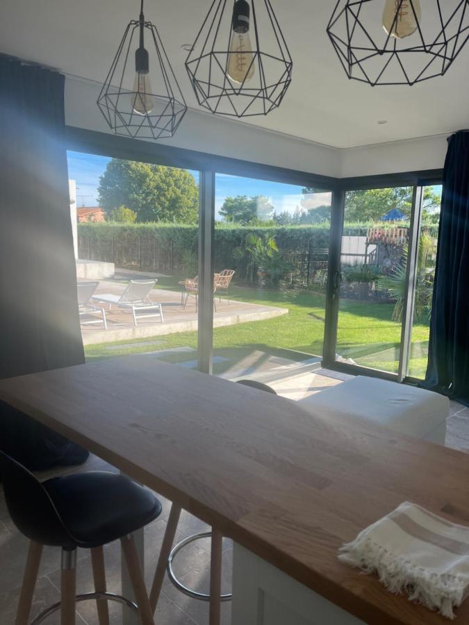 Magnifique Studio Avec Piscine Arles Exterior foto